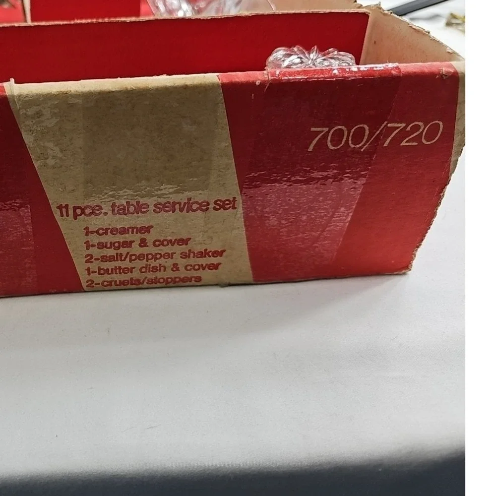 VTG ANCHOR HOCKING EARLY AMERICAN PRESCUT 11 ‎ PIECE TABLE SERVING SET / NIB